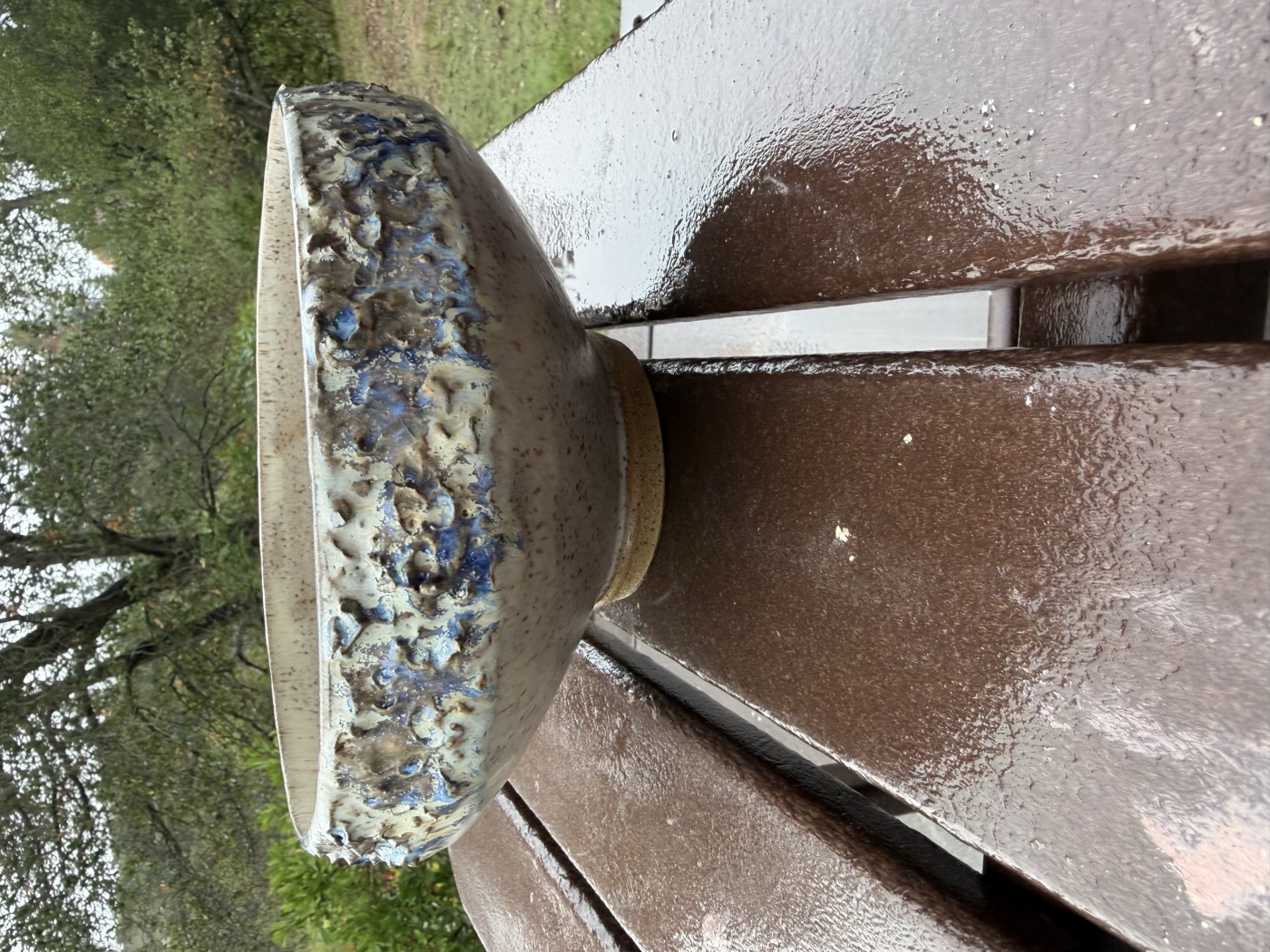 Ceramic piece with natural glaze